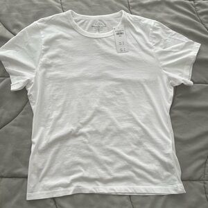 Abercrombie & Fitch White Short Sleeve Tee